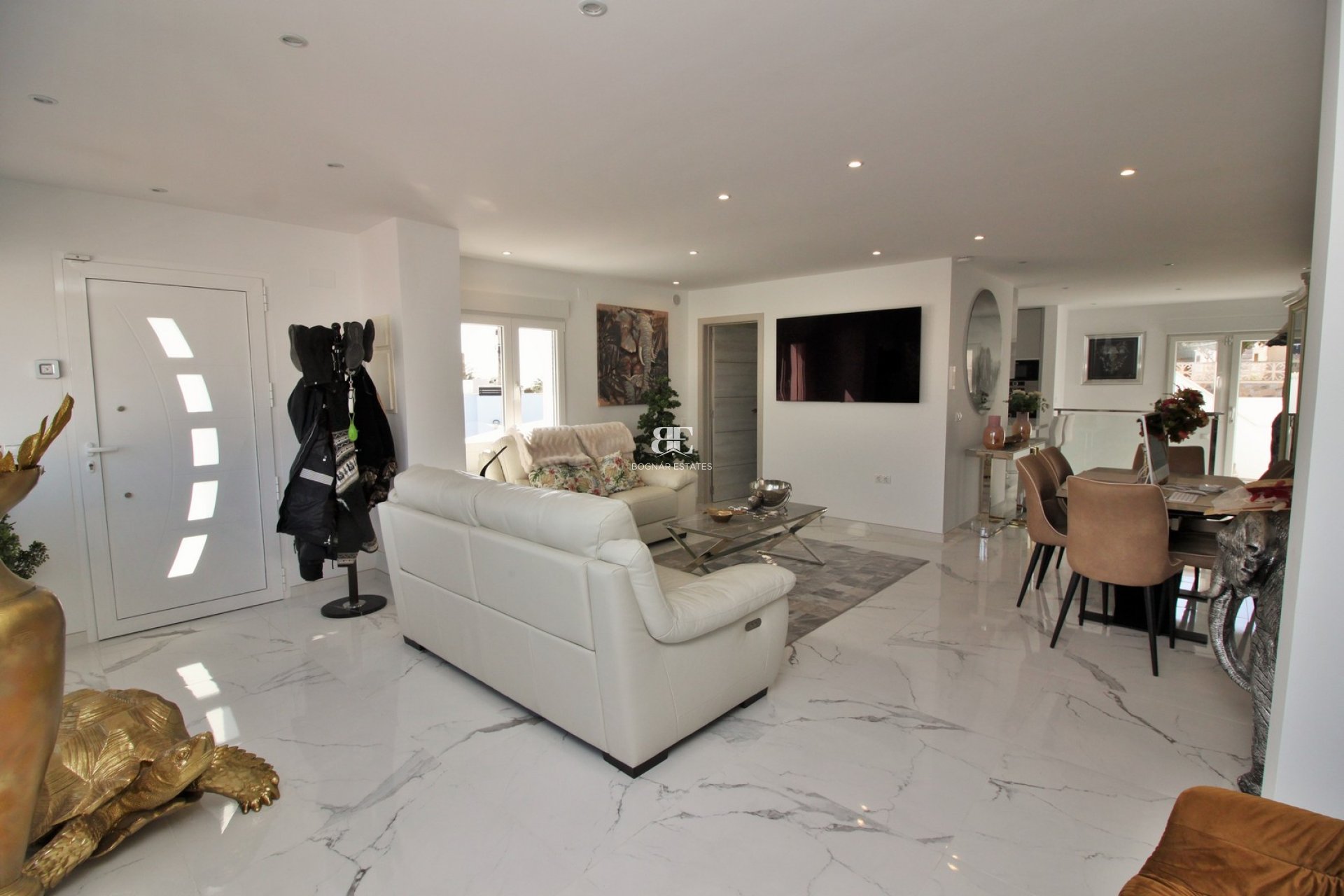 Resale - Villa -
Villamartín