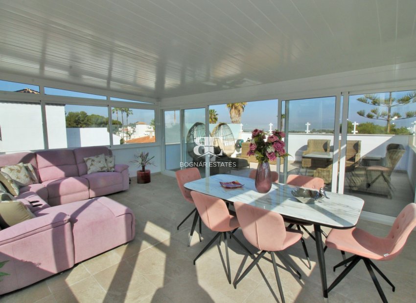 Resale - Villa -
Villamartín
