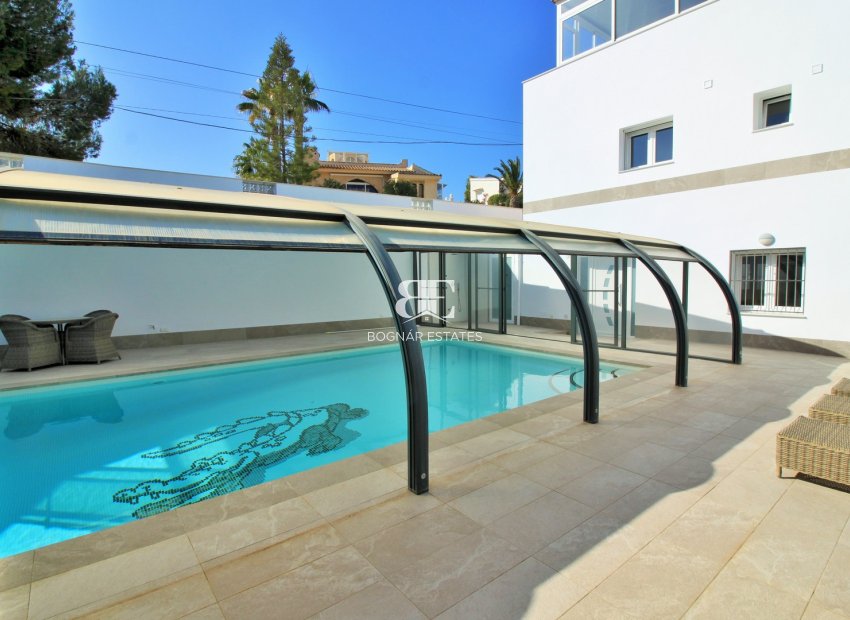 Resale - Villa -
Villamartín