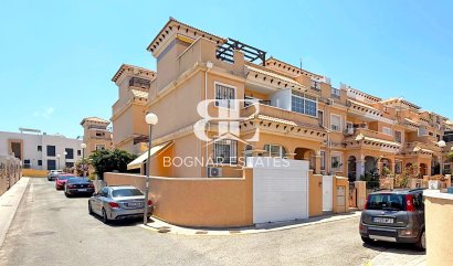 Stadthaus - Wiederverkauf - Orihuela Costa - Villamartín