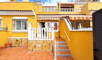 Stadthaus - Wiederverkauf - Torrevieja - La Siesta