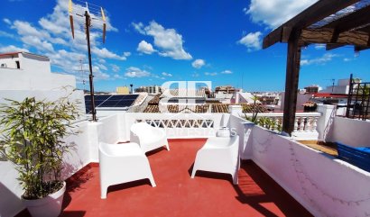 Townhouse - Resale - Oliva -
                Oliva