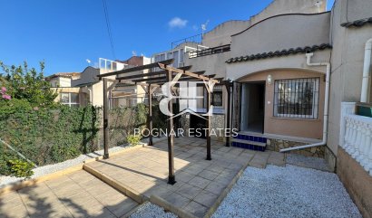 Townhouse - Resale - Torrevieja -
                Lago Jardin