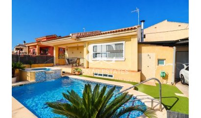 Villa - Herverkoop - Almoradí -
                El Saladar