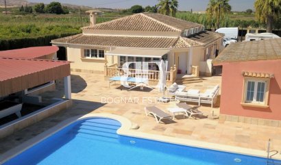 Villa - Herverkoop -
                Almoradí - MM-87627