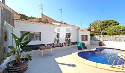 Villa - Herverkoop - Orihuela Costa - Punta Prima