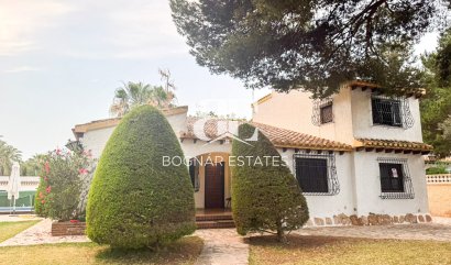 Villa - Herverkoop - Orihuela Costa - Punta Prima