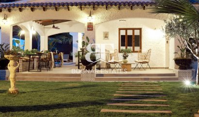 Villa - Herverkoop - Orihuela Costa - Punta Prima