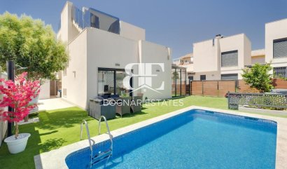 Villa - Herverkoop - Torrevieja -
                Torrevieja