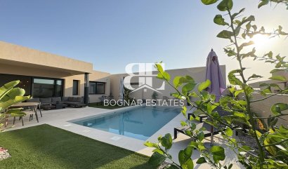 Villa - Resale - Altaona Golf and Country Village - Altaona Golf - Country Village