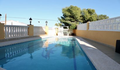 Villa - Resale - La Nucía - Urbanizaciones