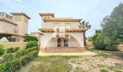 Villa - Wiederverkauf - Elche - La Marina
