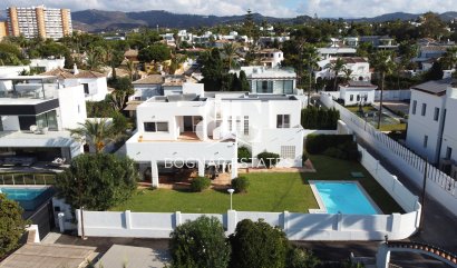 Villa - Wiederverkauf - Marbella - Las Chapas