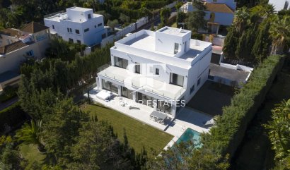 Villa - Wiederverkauf - Marbella - Nueva Andalucía
