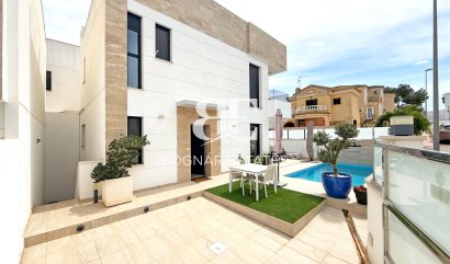 Villa - Wiederverkauf - Orihuela Costa - Villamartín