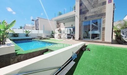 Villa - Wiederverkauf - Orihuela Costa - Villamartín