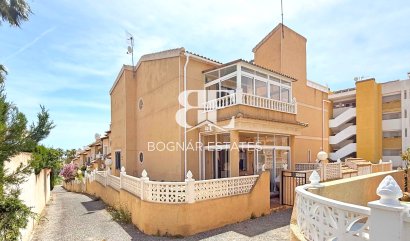 Villa - Wiederverkauf - Orihuela Costa - Villamartín