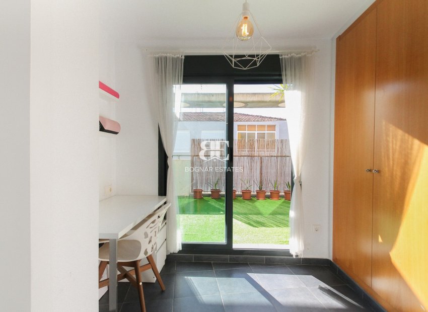 Wiederverkauf - apartment -
Alicante - Carolinas Altas