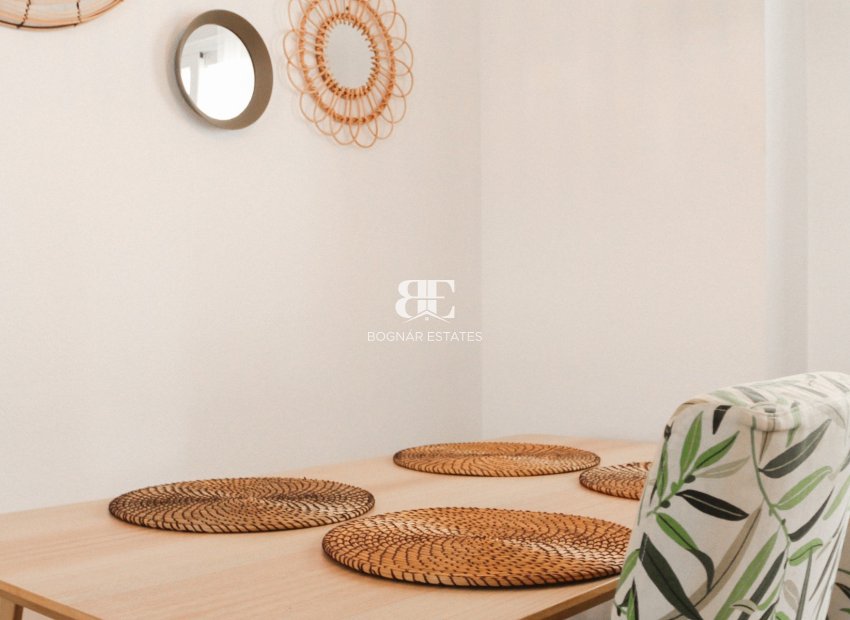 Wiederverkauf - apartment -
Alicante - Carolinas Altas