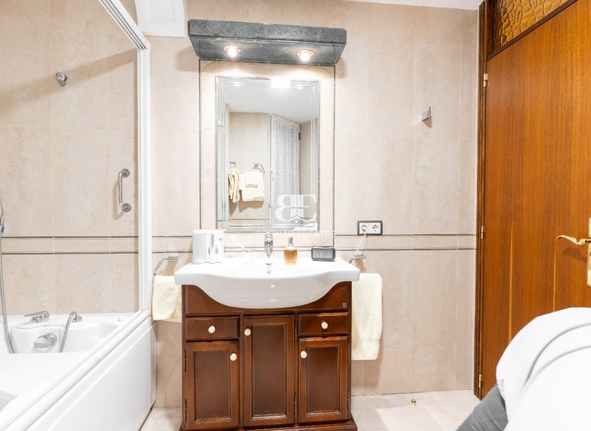 Wiederverkauf - apartment -
Alicante - Center