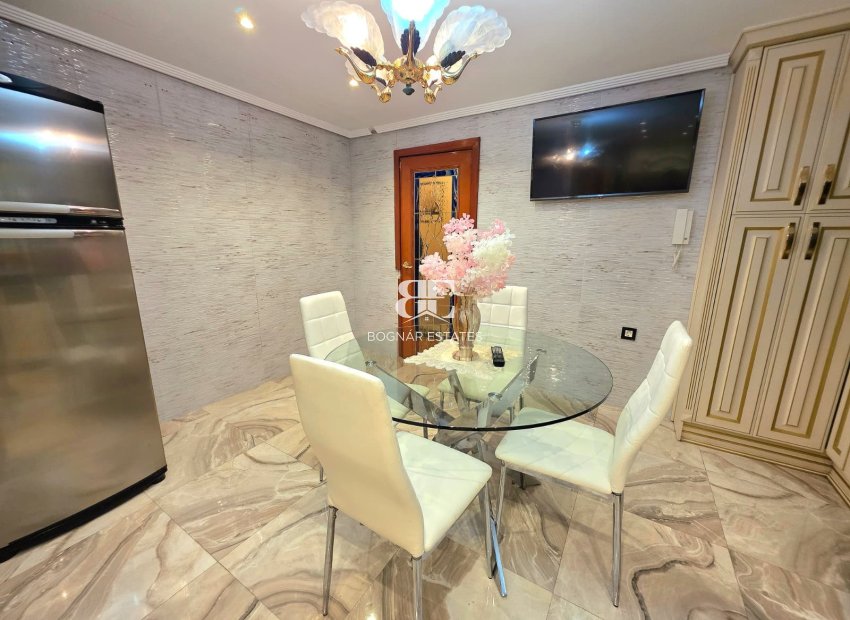 Wiederverkauf - apartment -
Alicante - Centro