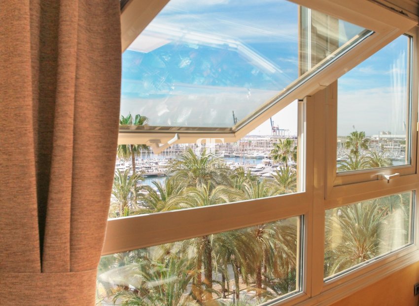 Wiederverkauf - apartment -
Alicante - - Centro  -