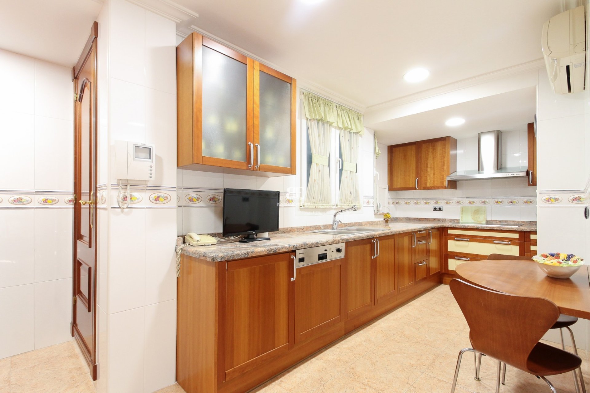 Wiederverkauf - apartment -
Alicante - - Centro  -