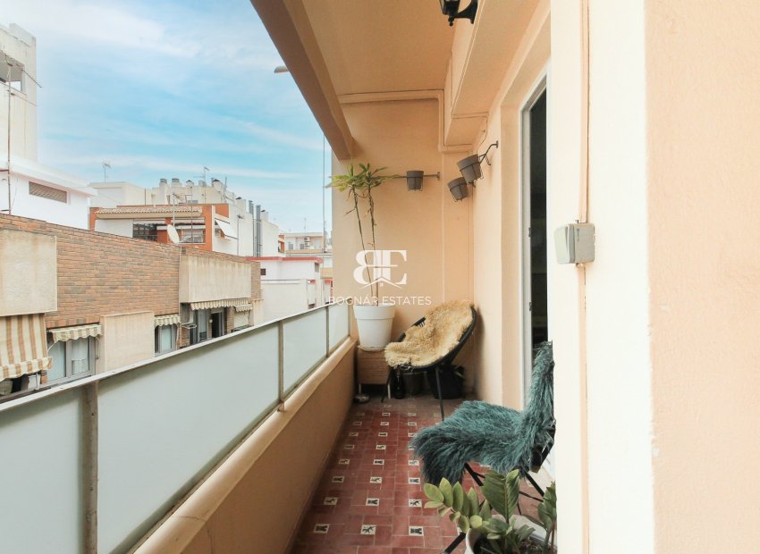 Wiederverkauf - apartment -
Alicante - - Centro  -