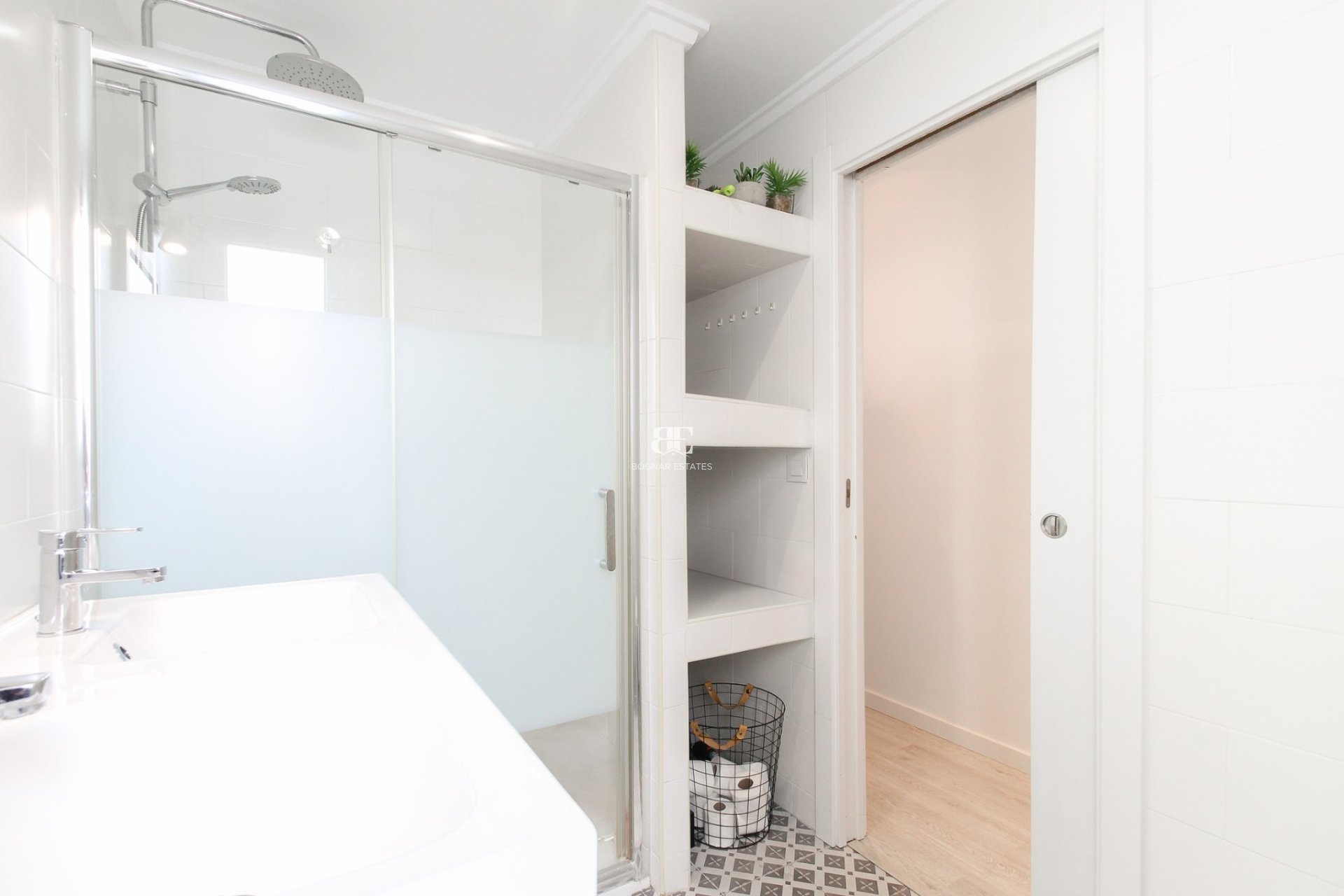 Wiederverkauf - apartment -
Alicante - - Centro  -
