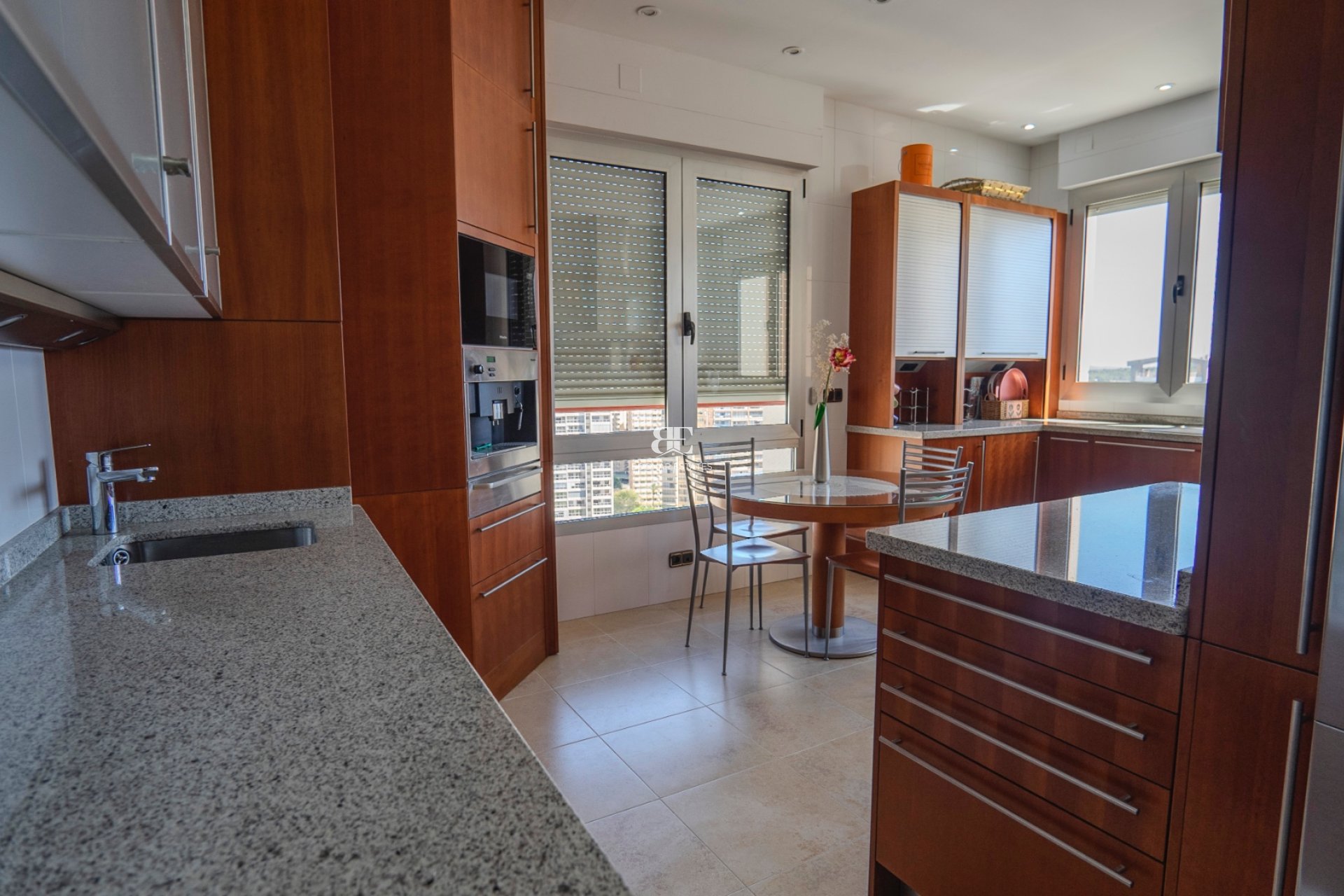 Wiederverkauf - apartment -
Benidorm