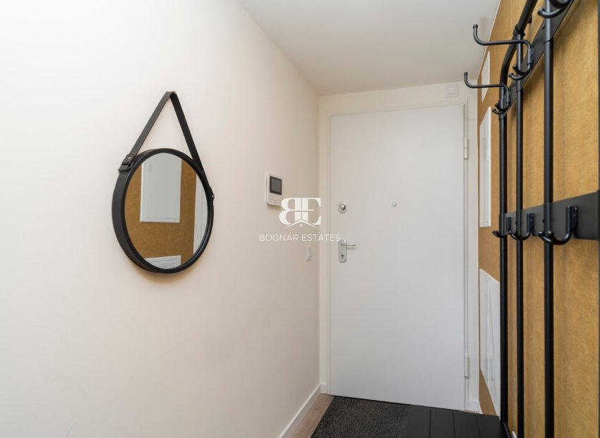 Wiederverkauf - apartment -
Finestrat