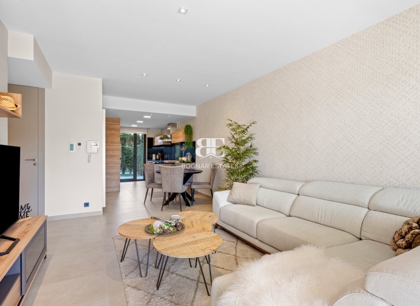 Wiederverkauf - Apartment / Flat * -
Orihuela Costa - Los Dolses