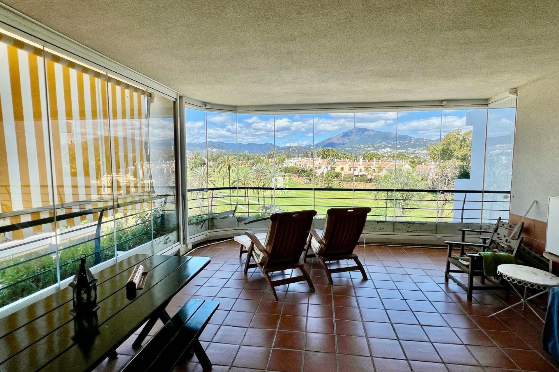 Wiederverkauf - apartment -
Marbella - Guadalmina Alta