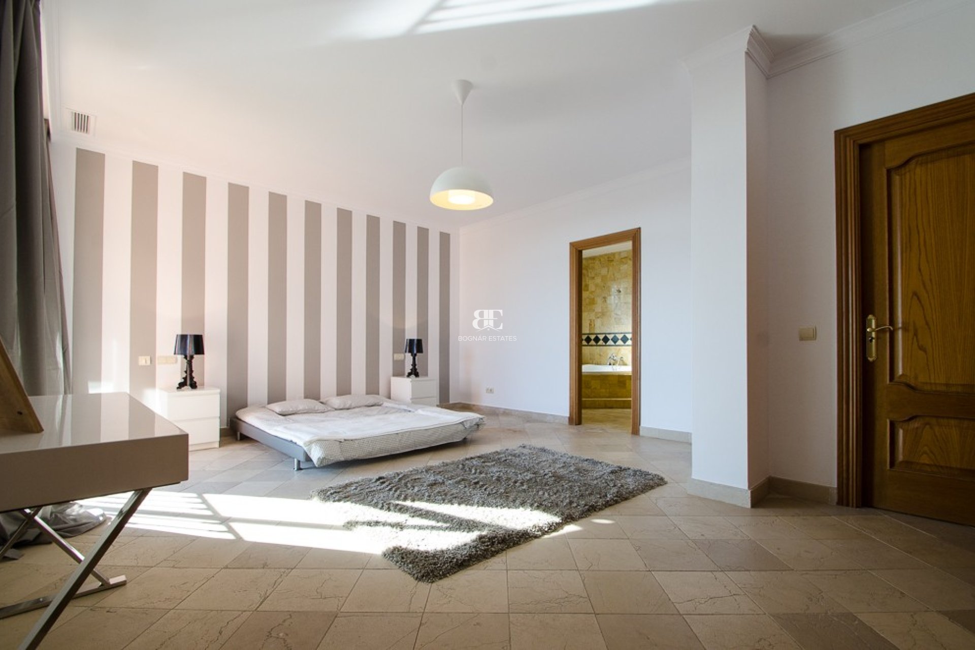 Wiederverkauf - apartment -
Marbella - La Mairena