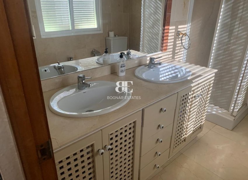 Wiederverkauf - apartment -
Marbella - Nagueles