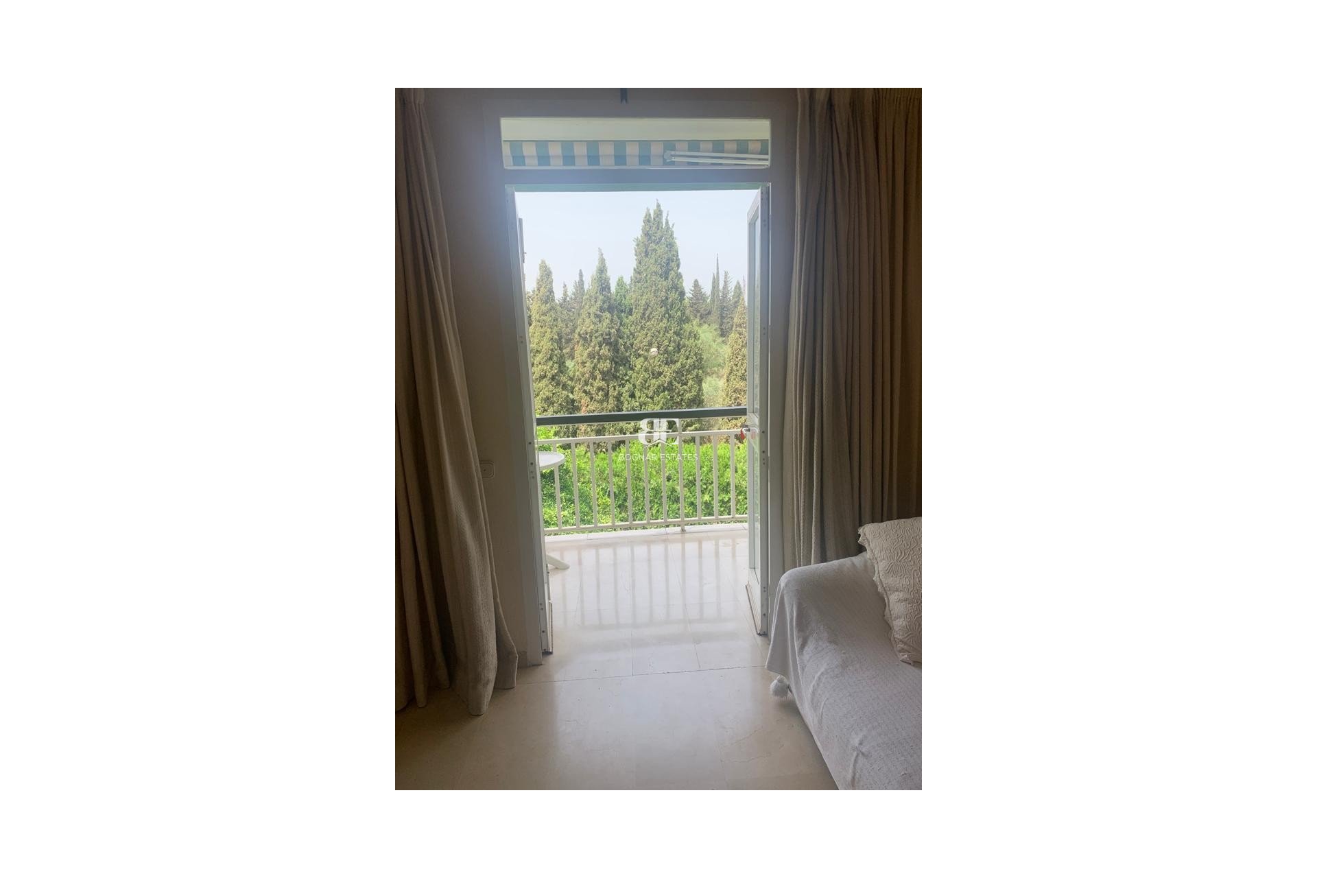 Wiederverkauf - apartment -
Marbella - Nagueles