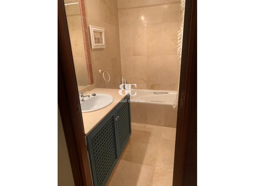 Wiederverkauf - apartment -
Marbella - Nagueles