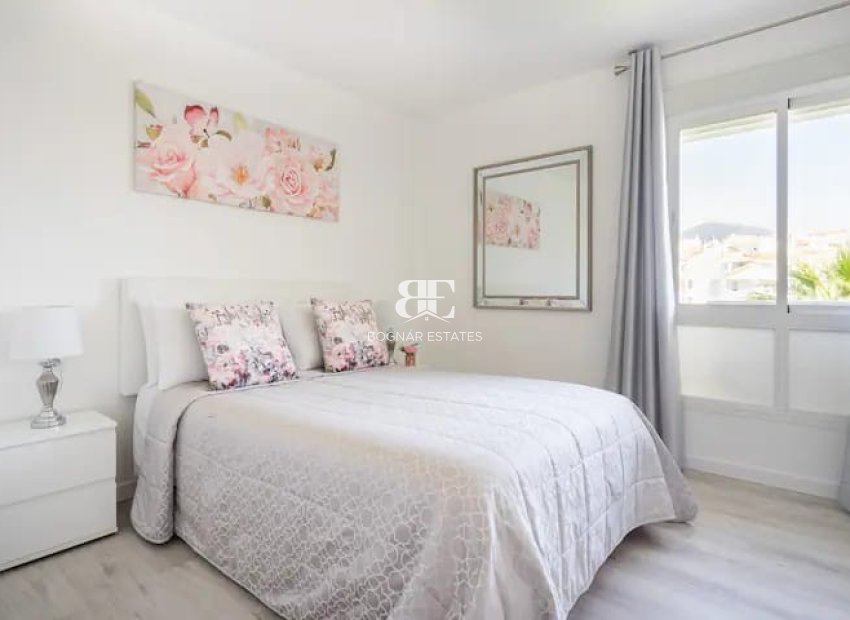 Wiederverkauf - apartment -
Marbella - Nueva Andalucía