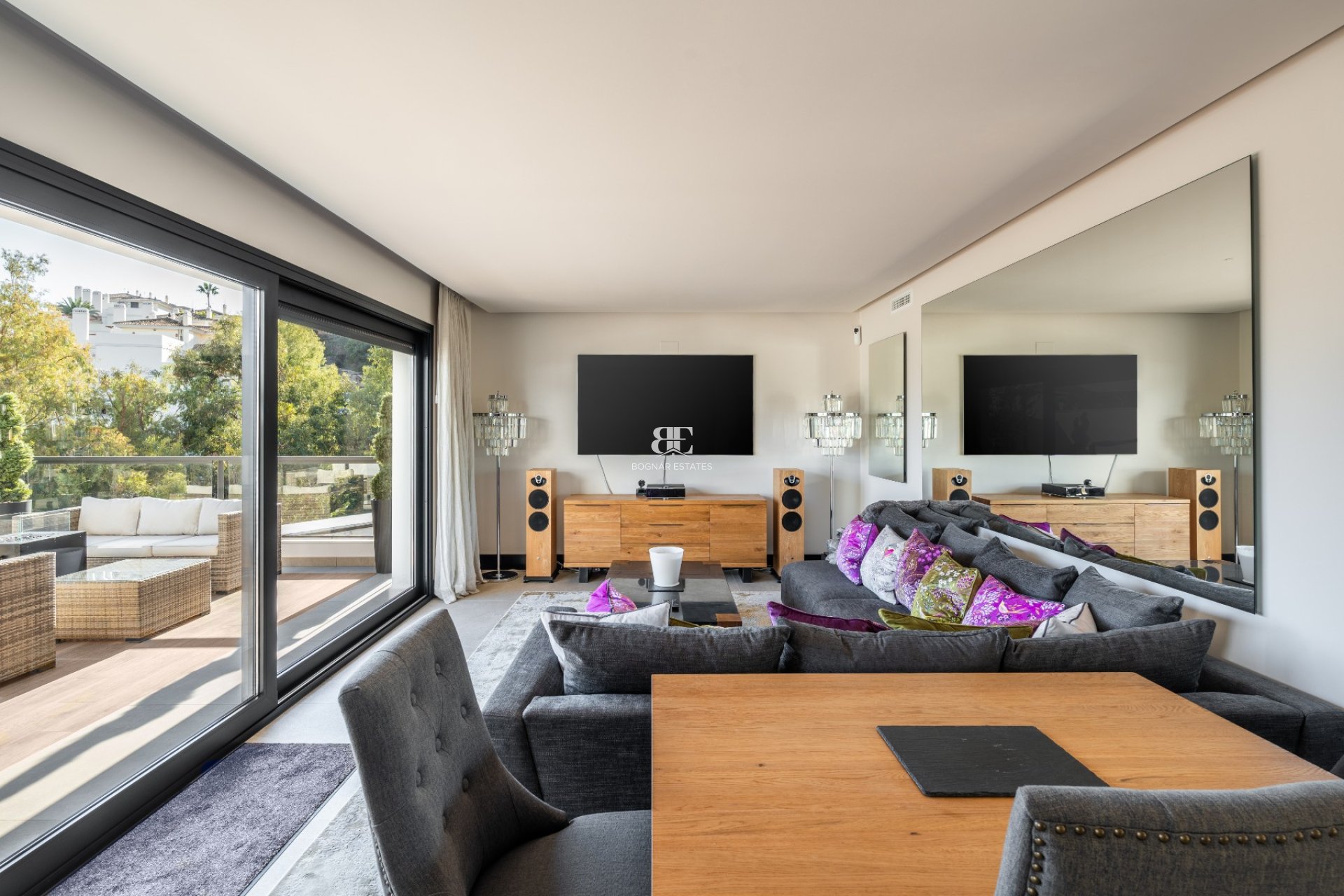 Wiederverkauf - apartment -
Marbella - Nueva Andalucía