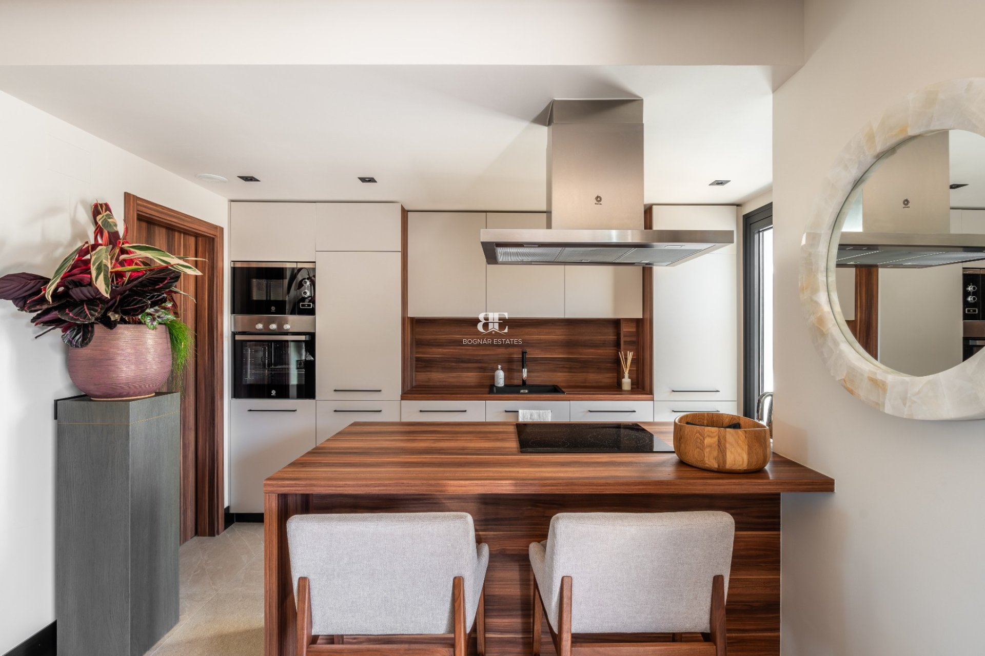 Wiederverkauf - apartment -
Marbella - Nueva Andalucía