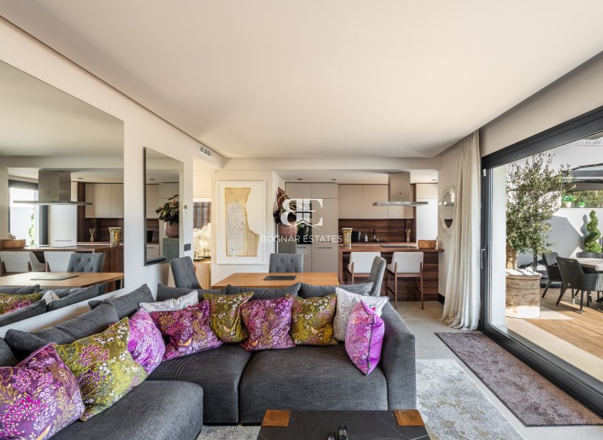 Wiederverkauf - apartment -
Marbella - Nueva Andalucía