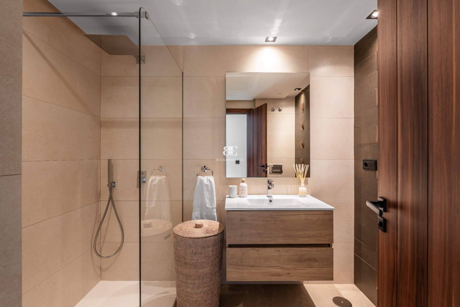 Wiederverkauf - apartment -
Marbella - Nueva Andalucía