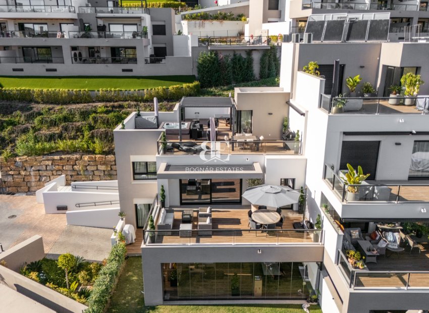 Wiederverkauf - apartment -
Marbella - Nueva Andalucía