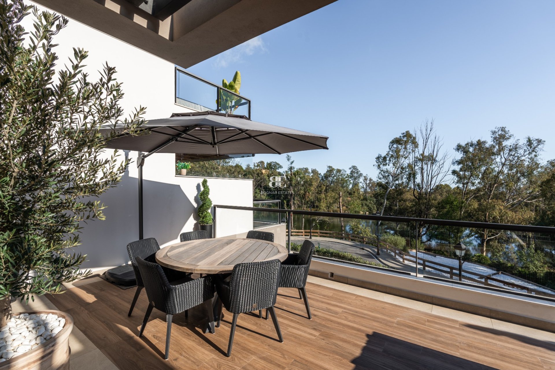 Wiederverkauf - apartment -
Marbella - Nueva Andalucía