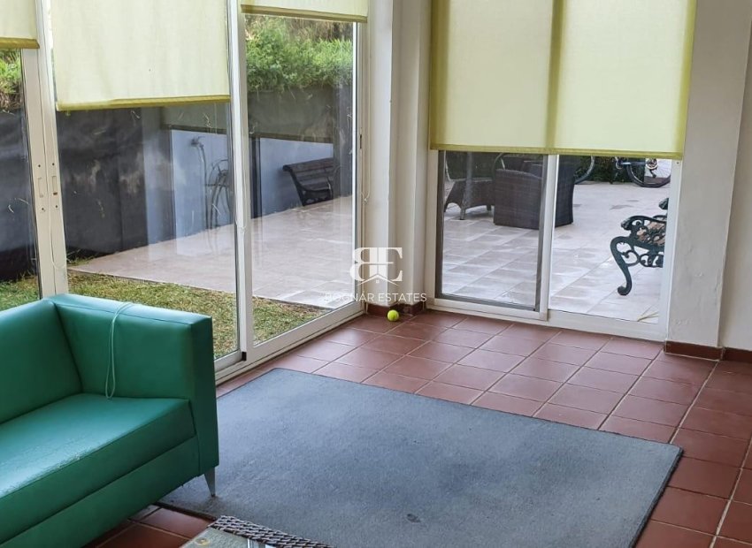 Wiederverkauf - apartment -
Marbella - Nueva Andalucía
