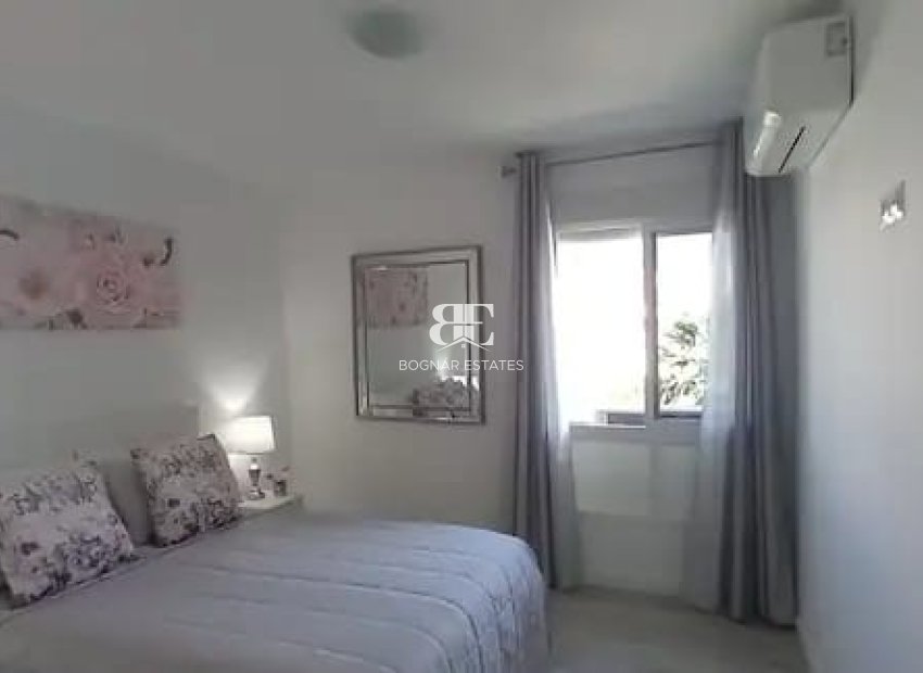 Wiederverkauf - apartment -
Marbella - Nueva Andalucía