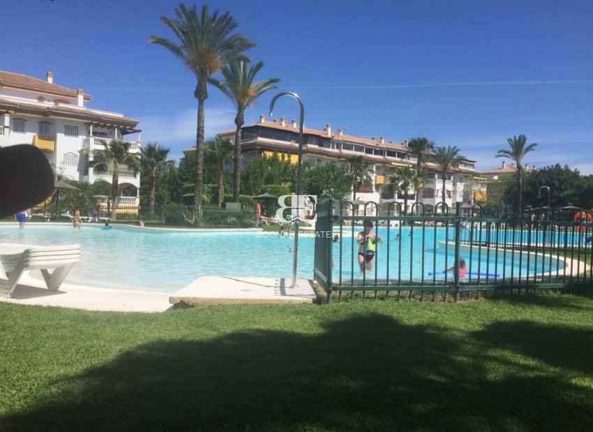Wiederverkauf - apartment -
Marbella - Nueva Andalucía