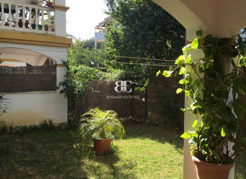 Wiederverkauf - apartment -
Marbella - Nueva Andalucía