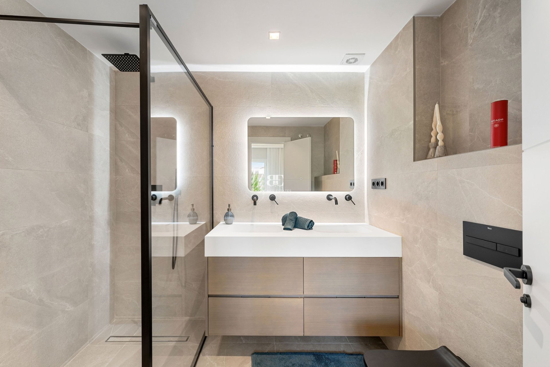Wiederverkauf - apartment -
Marbella - Nueva Andalucía