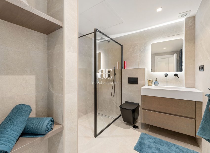 Wiederverkauf - apartment -
Marbella - Nueva Andalucía